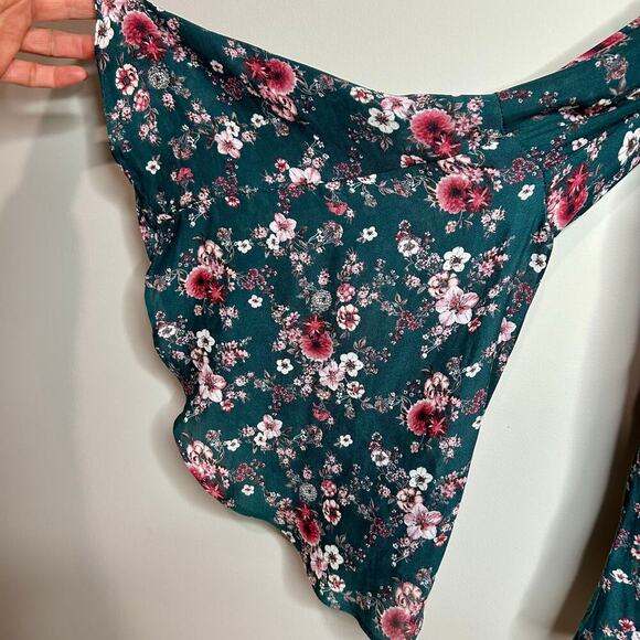 RO & DE Cold Shoulder Floral Print Blouse Size S Bell Sleeves - Picture 10 of 10